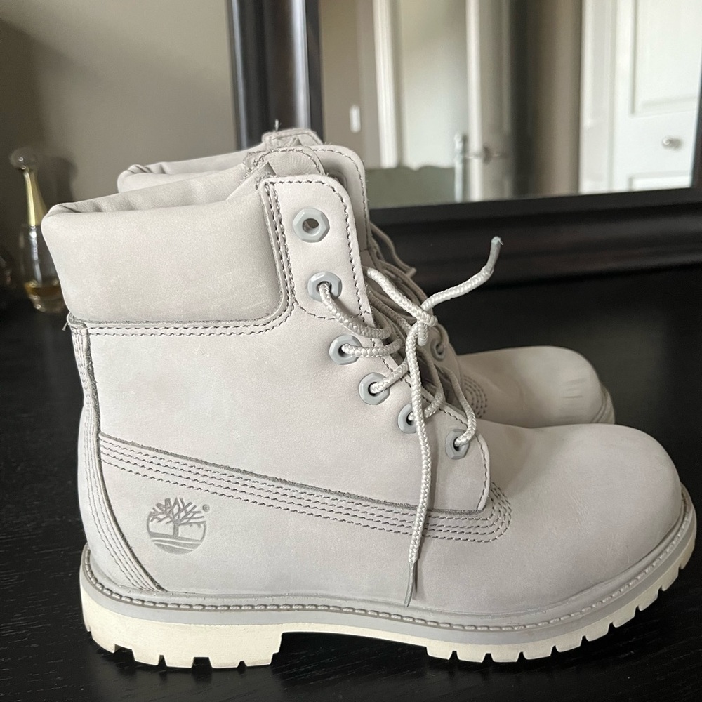 Light gray Timberland boots womens 7.5